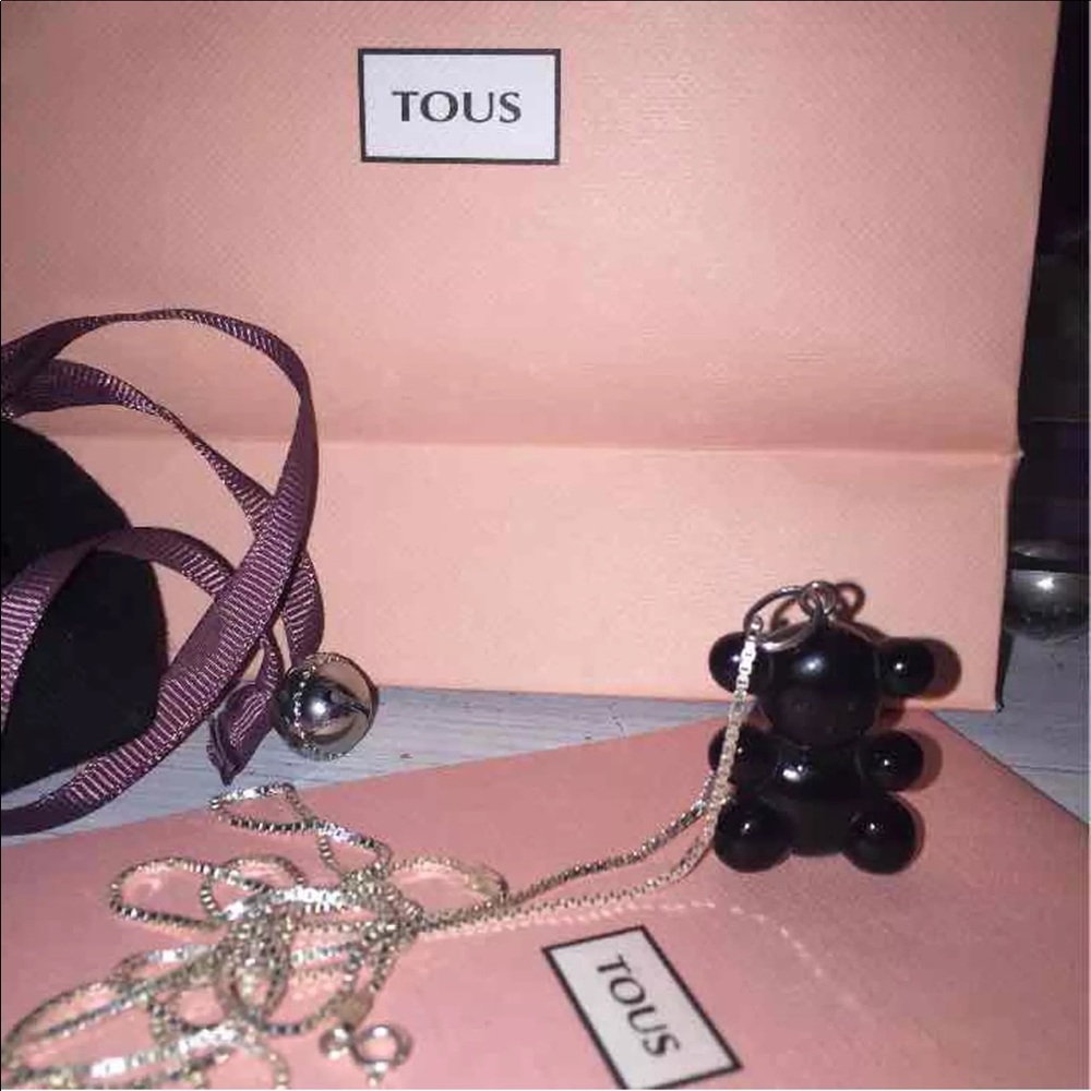 Tous pendant